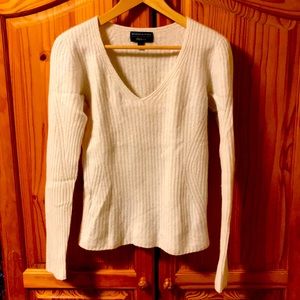 Cream Marino and cashmere wool v-neck sweater